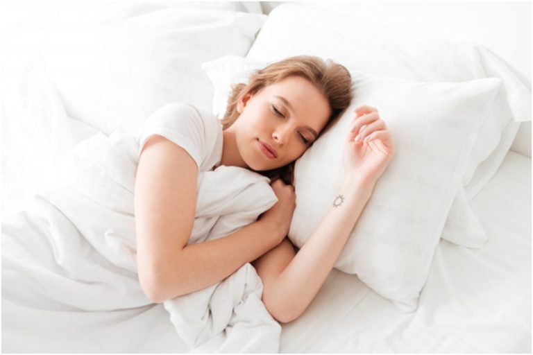 What should be your sleeping posture after a gallbladder surgery?