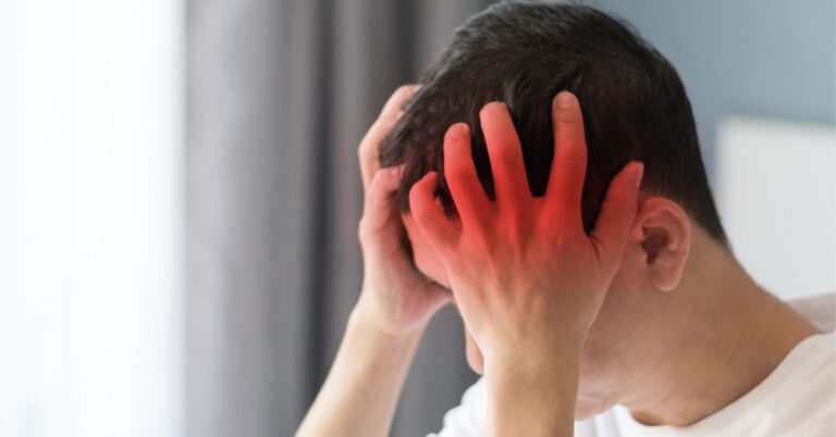 How long do a thunderclap headache last?