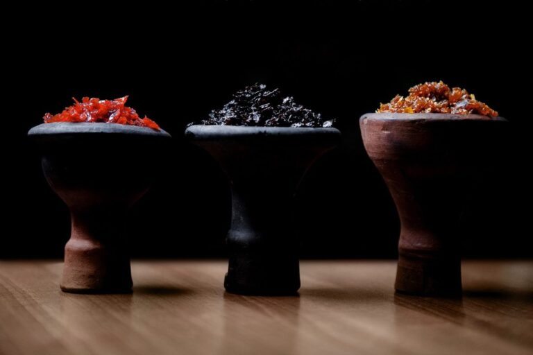 Experiencing and Describing the Aromas and Tastes of Hookah Tobacco