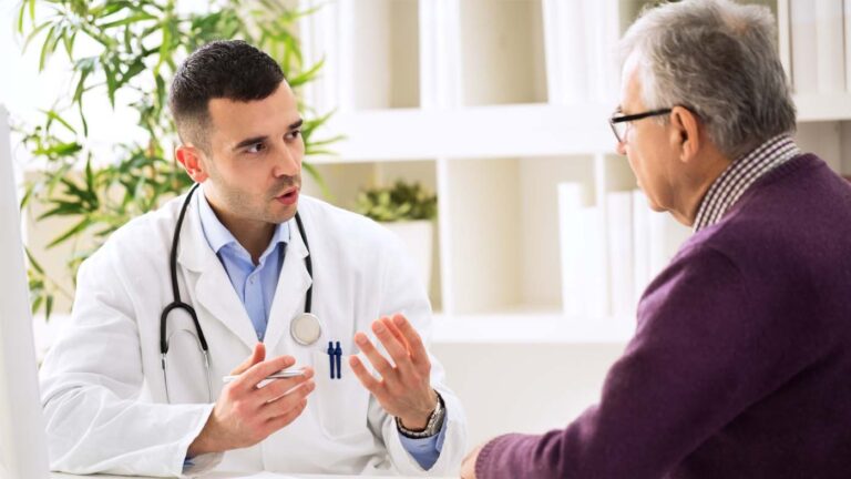 What are 5 signs and symptoms of mesothelioma?